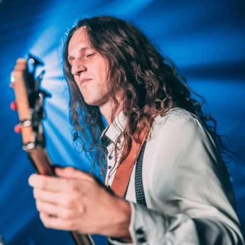 Simon Lichtenegger, Bass, Gitarre, Gesang